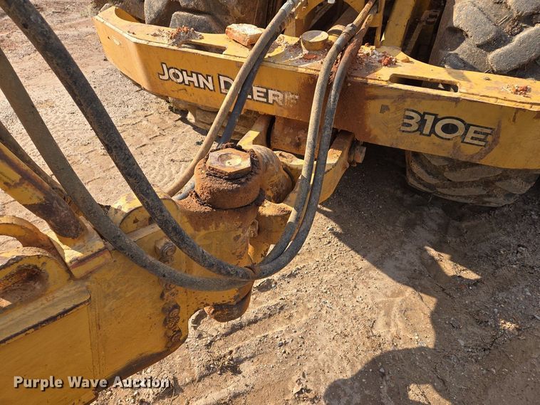 image for item EJ7399 2004 John Deere 1810E scraper