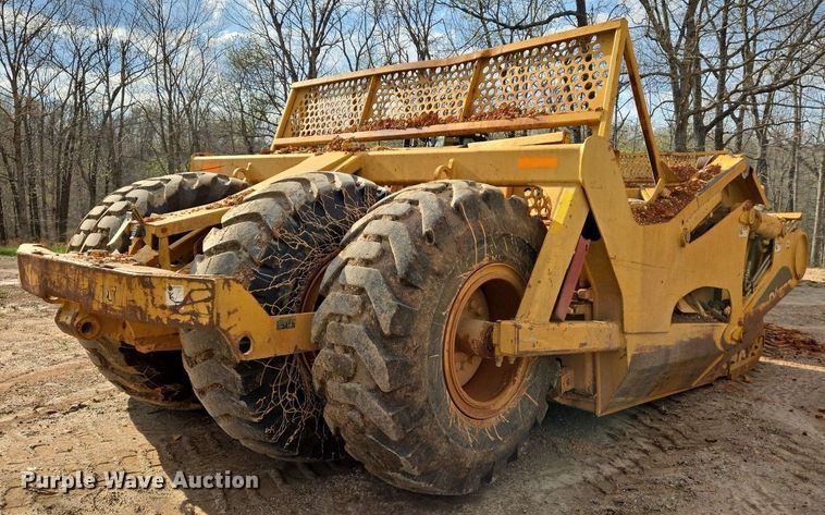 image for item EJ7400 2004 John Deere 1810E scraper