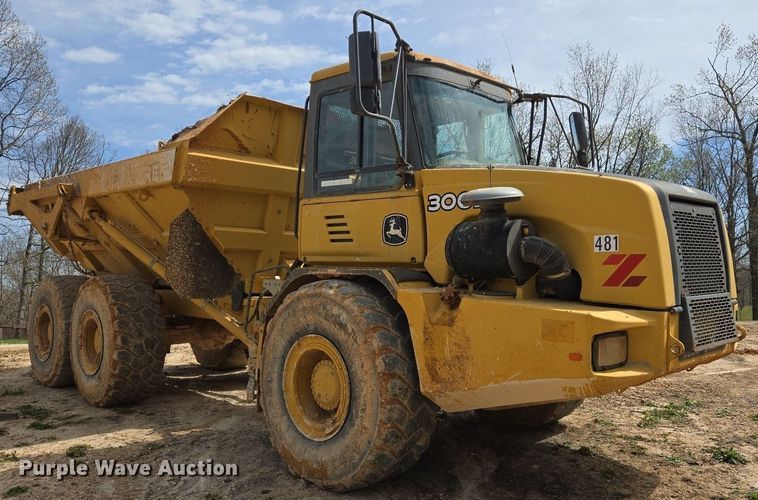 image for item EJ7401 2006 John Deere 300D articulated haul truck