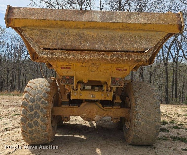 image for item EJ7401 2006 John Deere 300D articulated haul truck
