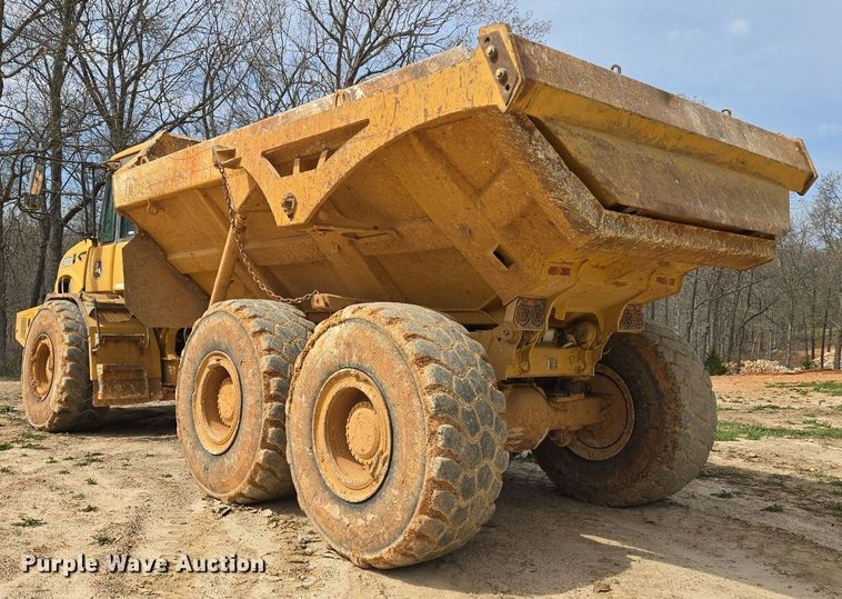 image for item EJ7401 2006 John Deere 300D articulated haul truck