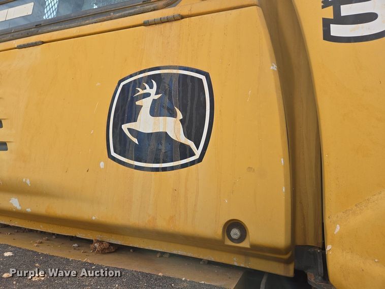 image for item EJ7401 2006 John Deere 300D articulated haul truck