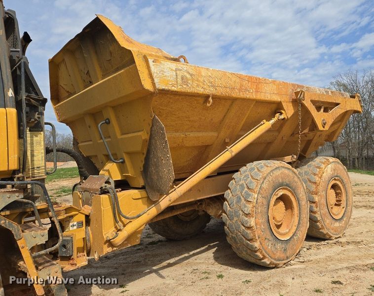 image for item EJ7401 2006 John Deere 300D articulated haul truck