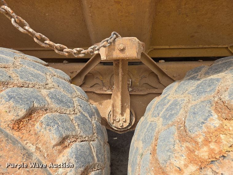 image for item EJ7401 2006 John Deere 300D articulated haul truck