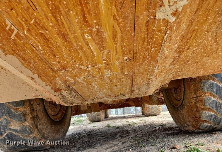 image for item EJ7401 2006 John Deere 300D articulated haul truck