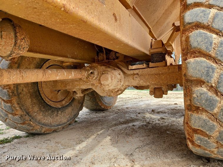 image for item EJ7401 2006 John Deere 300D articulated haul truck