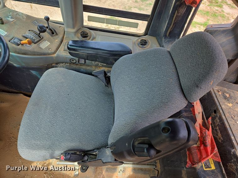 image for item EJ7401 2006 John Deere 300D articulated haul truck