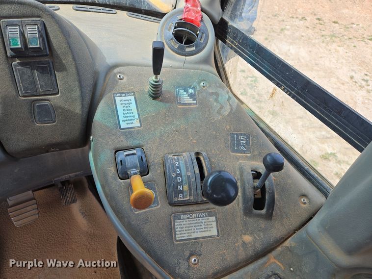 image for item EJ7401 2006 John Deere 300D articulated haul truck