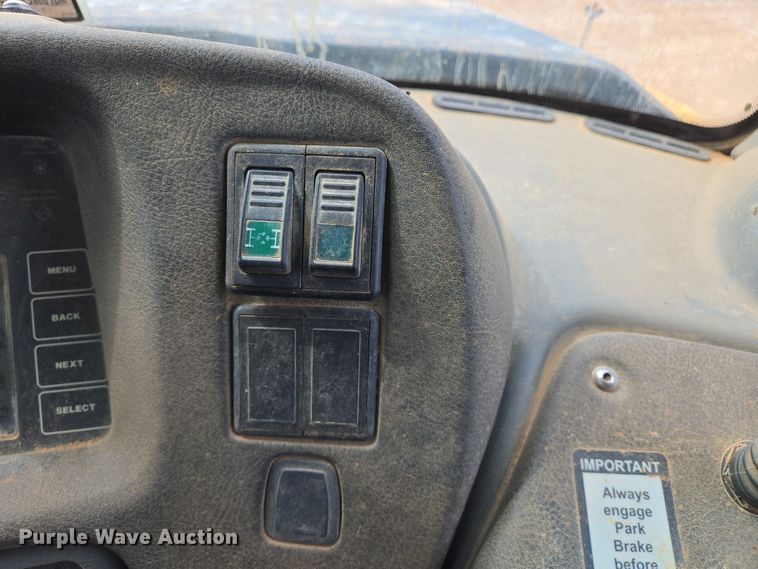 image for item EJ7401 2006 John Deere 300D articulated haul truck