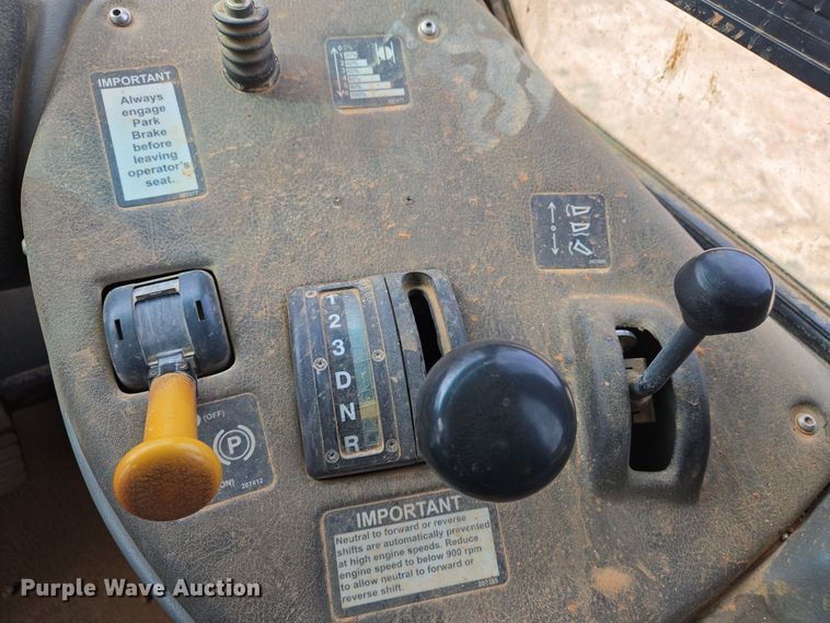 image for item EJ7401 2006 John Deere 300D articulated haul truck