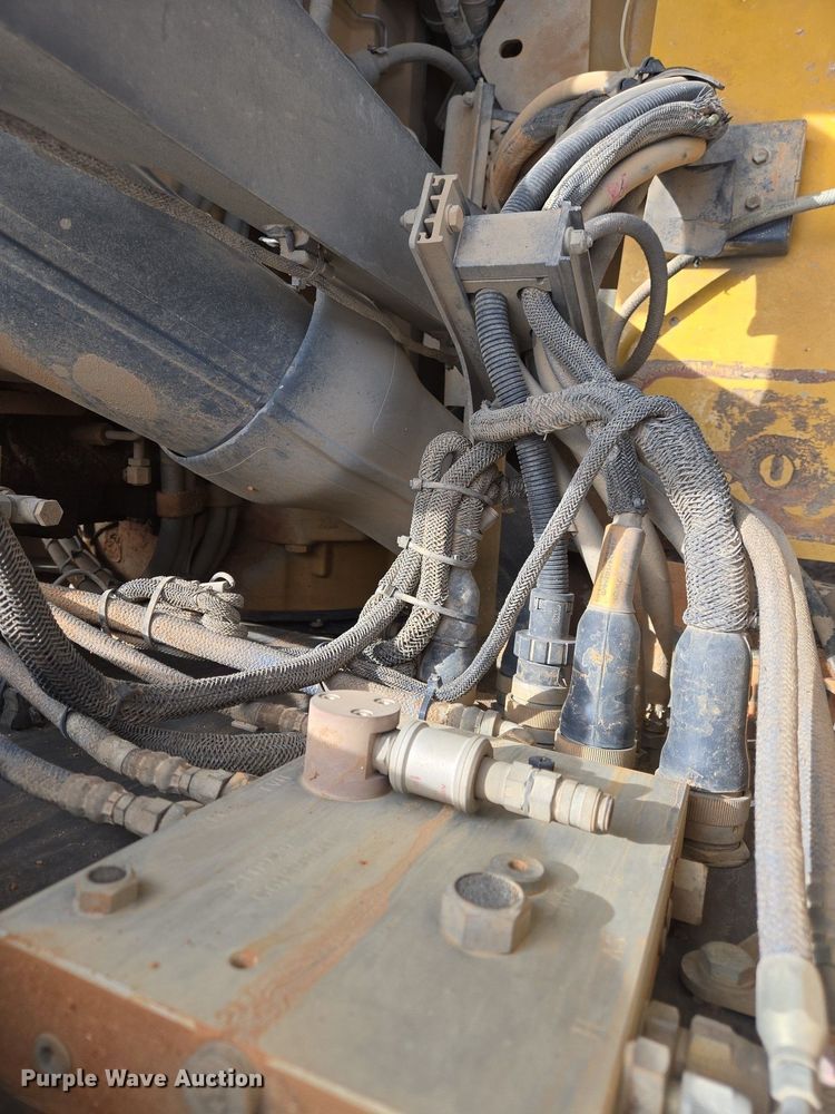 image for item EJ7401 2006 John Deere 300D articulated haul truck