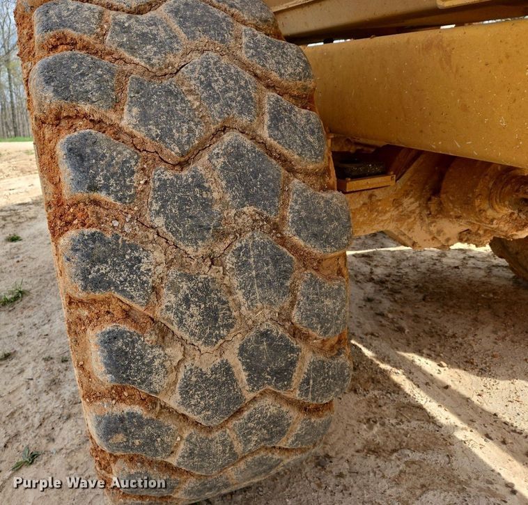 image for item EJ7401 2006 John Deere 300D articulated haul truck