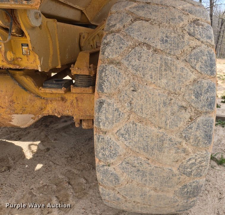 image for item EJ7401 2006 John Deere 300D articulated haul truck