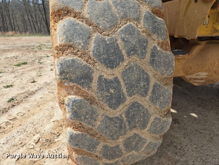 image for item EJ7401 2006 John Deere 300D articulated haul truck