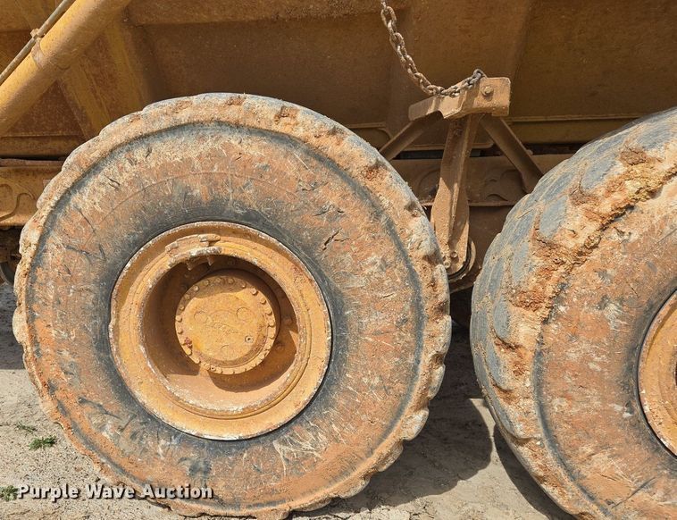 image for item EJ7401 2006 John Deere 300D articulated haul truck