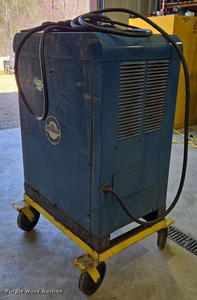 image for item EJ7411 Miller 320A/BP welder