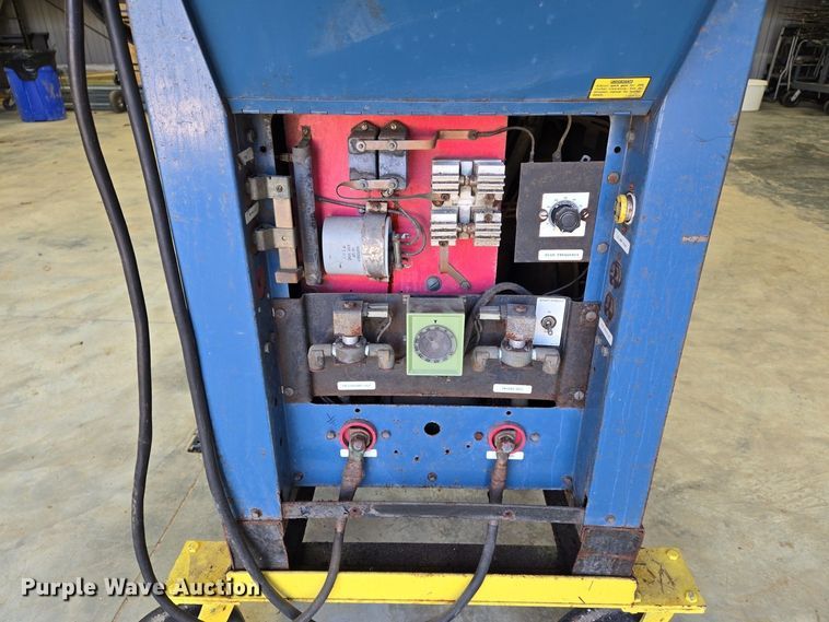 image for item EJ7411 Miller 320A/BP welder