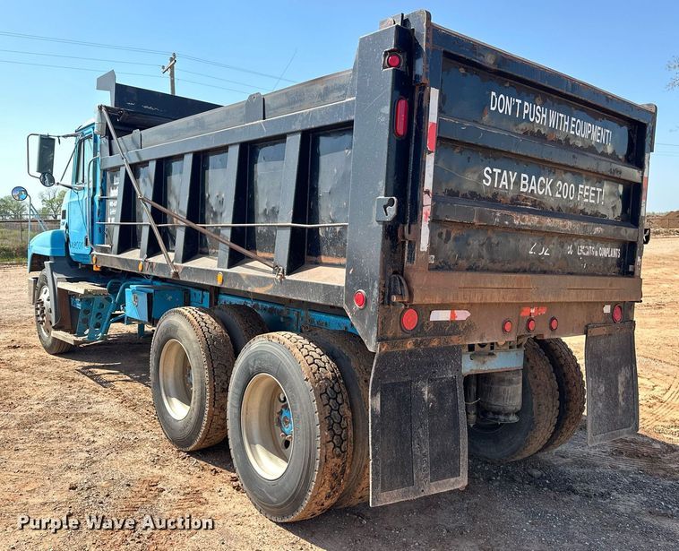 image for item EJ8632 2001 Mack  CH613 dump truck