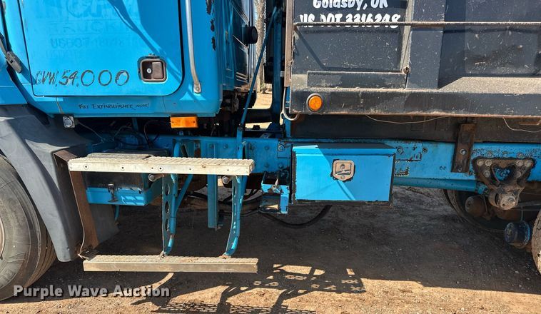 image for item EJ8632 2001 Mack  CH613 dump truck