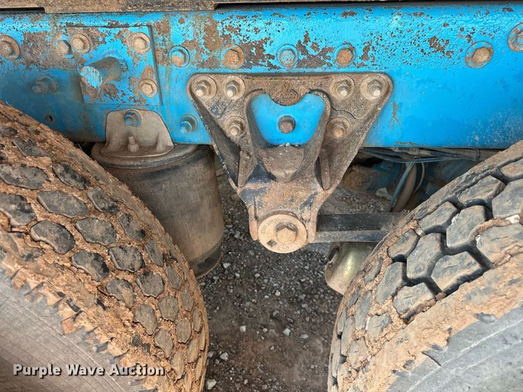 image for item EJ8632 2001 Mack  CH613 dump truck