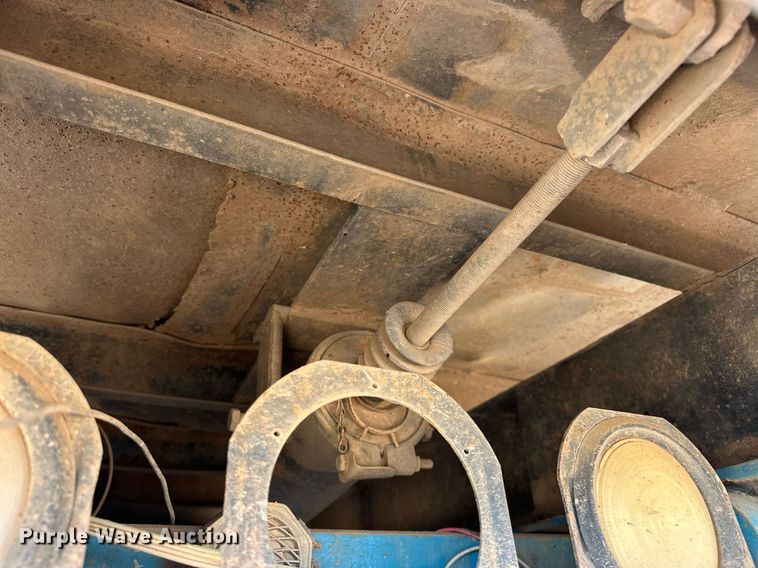 image for item EJ8632 2001 Mack  CH613 dump truck