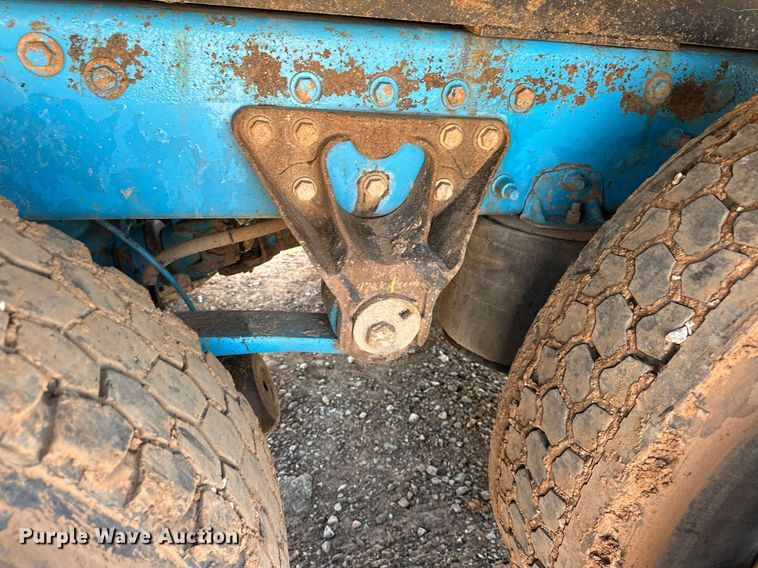 image for item EJ8632 2001 Mack  CH613 dump truck