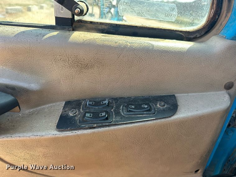 image for item EJ8632 2001 Mack  CH613 dump truck