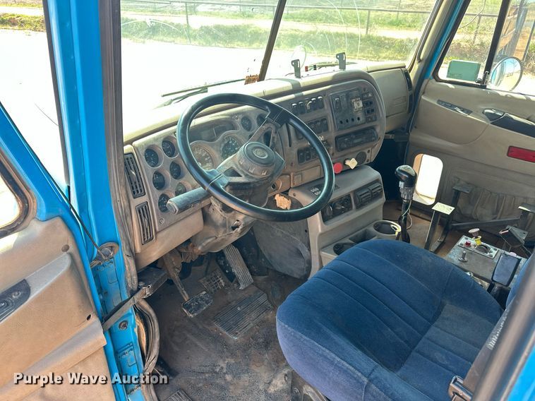 image for item EJ8632 2001 Mack  CH613 dump truck