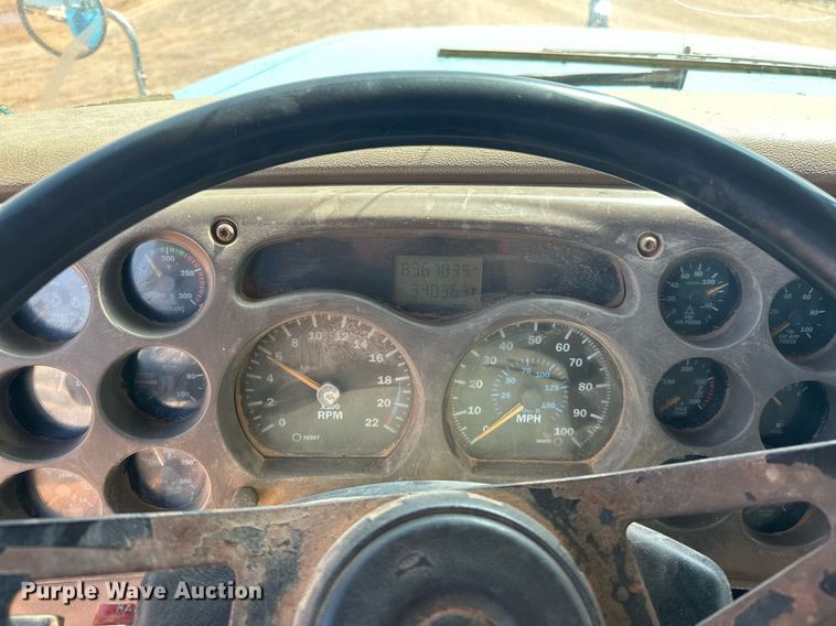 image for item EJ8632 2001 Mack  CH613 dump truck