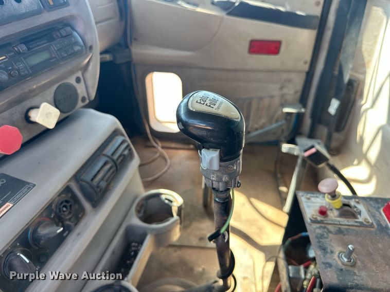 image for item EJ8632 2001 Mack  CH613 dump truck