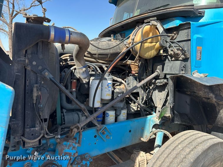 image for item EJ8632 2001 Mack  CH613 dump truck