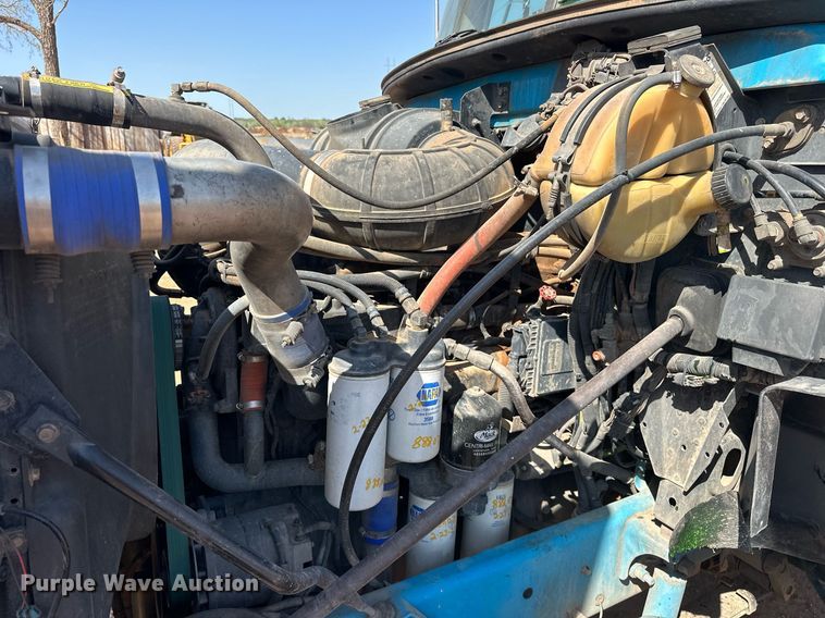 image for item EJ8632 2001 Mack  CH613 dump truck