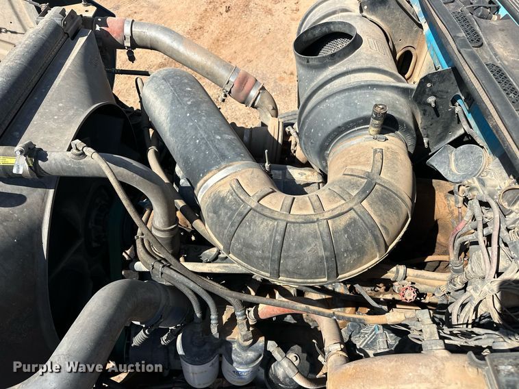 image for item EJ8632 2001 Mack  CH613 dump truck