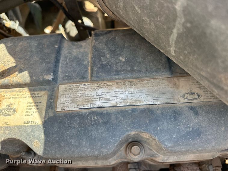 image for item EJ8632 2001 Mack  CH613 dump truck