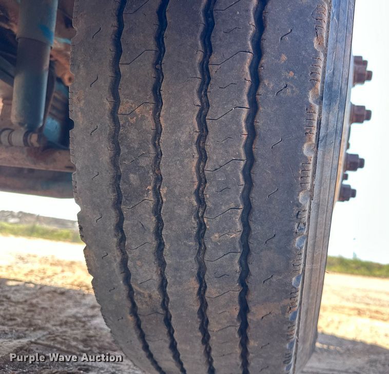 image for item EJ8632 2001 Mack  CH613 dump truck