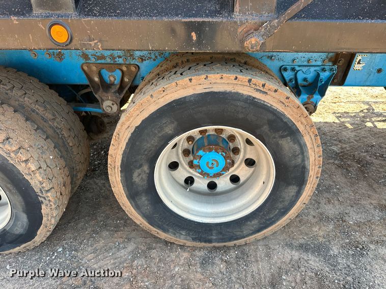 image for item EJ8632 2001 Mack  CH613 dump truck