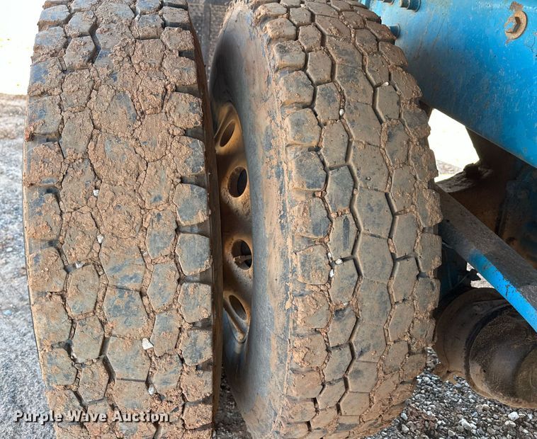 image for item EJ8632 2001 Mack  CH613 dump truck