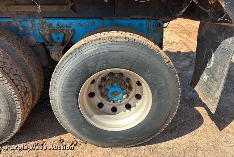 image for item EJ8632 2001 Mack  CH613 dump truck