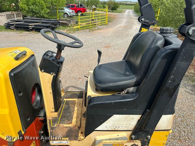 image for item EJ8646 Dynapac CC900G double drum vibratory roller