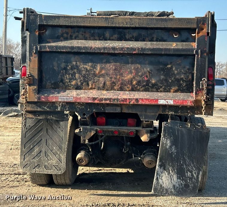 image for item EK2739 1999 Sterling L8511 dump truck