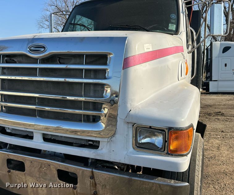 image for item EK2739 1999 Sterling L8511 dump truck