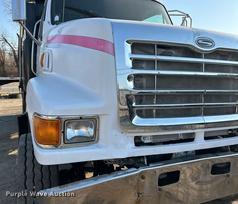 image for item EK2739 1999 Sterling L8511 dump truck