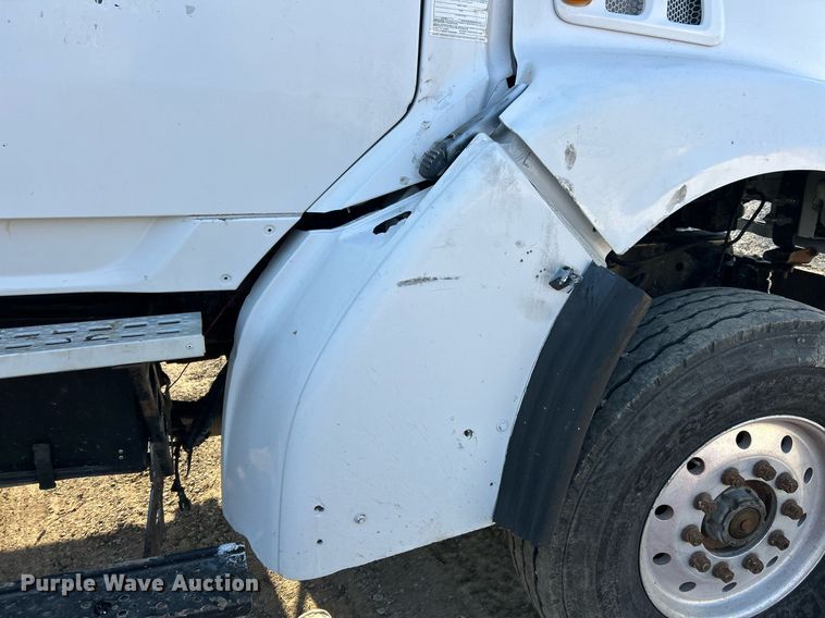 image for item EK2739 1999 Sterling L8511 dump truck