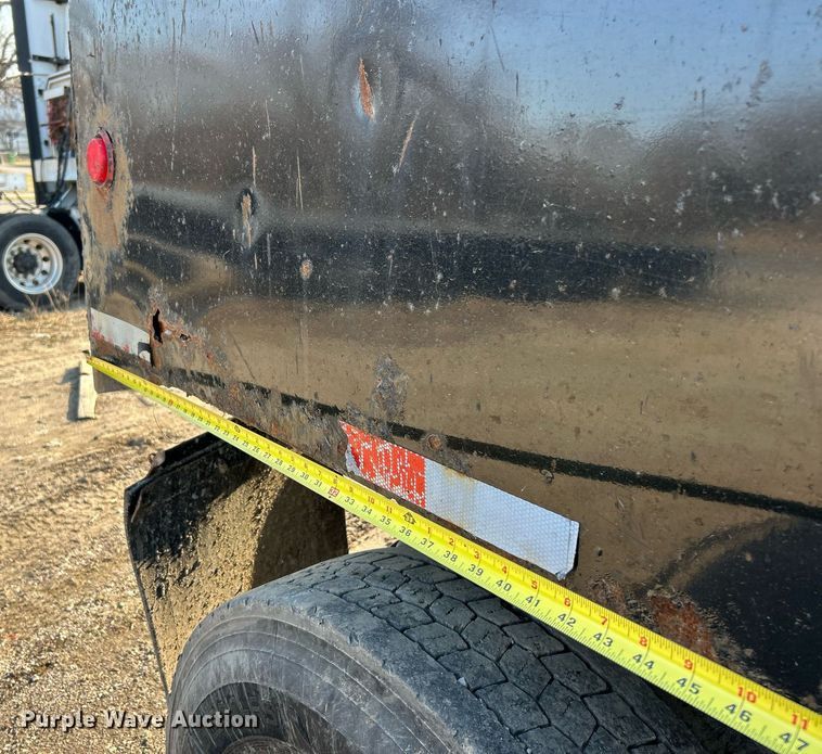 image for item EK2739 1999 Sterling L8511 dump truck