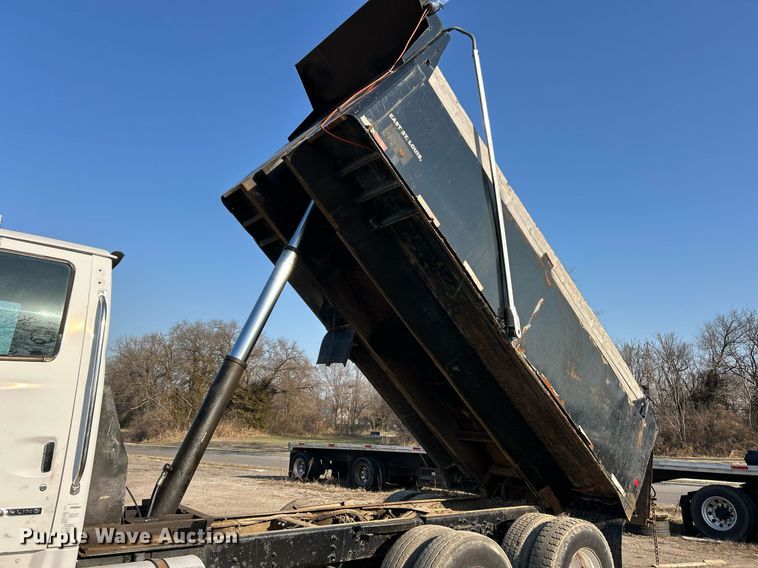 image for item EK2739 1999 Sterling L8511 dump truck