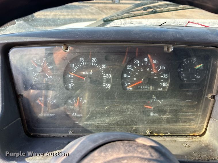 image for item EK2739 1999 Sterling L8511 dump truck