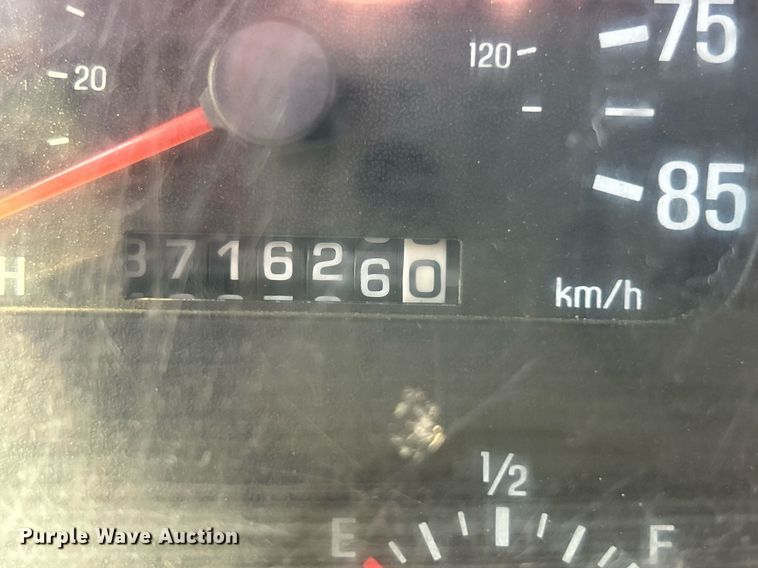 image for item EK2739 1999 Sterling L8511 dump truck