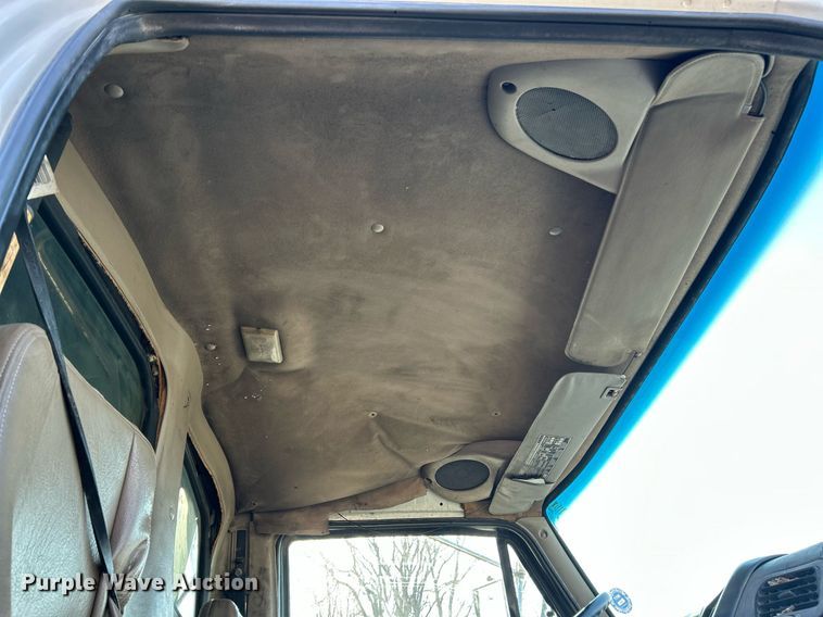 image for item EK2739 1999 Sterling L8511 dump truck