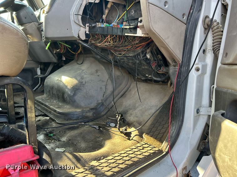 image for item EK2739 1999 Sterling L8511 dump truck