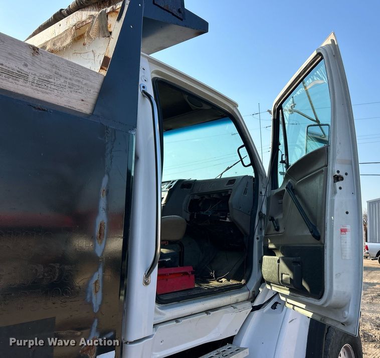 image for item EK2739 1999 Sterling L8511 dump truck